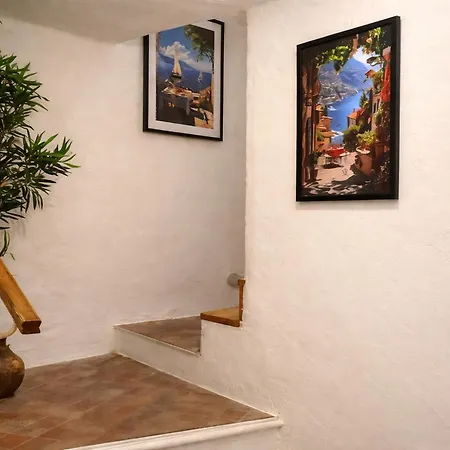 Сasa de vacaciones Cozy Countryside With Terrace Brezzo