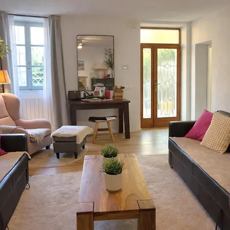 Сasa de vacaciones Cozy Countryside With Terrace